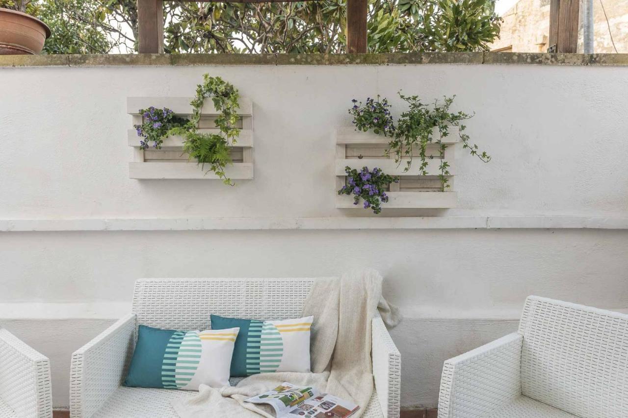 Terzo Campanello - Terrazza Nel Centro Storico Apartment Lecce Bagian luar foto